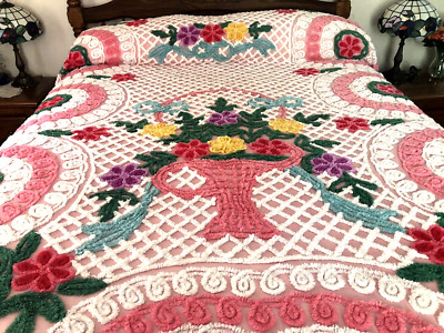 Vtg Chenille Bedspread Flower Basket / Flower/ looping curlicues. 98x88