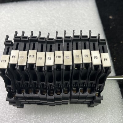 (LOT OF 11) Phoenix Contact ST 4-HESI (5x20) Fuse holder for 5x20 fuses 1A Ceram