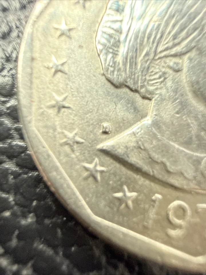 Moneda de dólar estadounidense 1979 D Susan B Anthony llena punto D, punto E pluribus, flecha de línea Foto 3 de 4