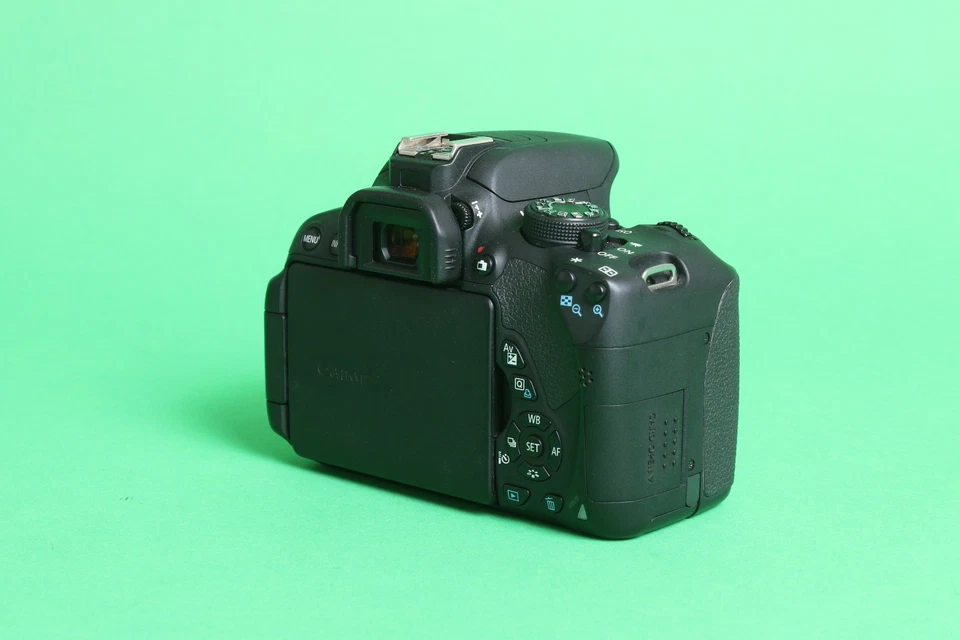 Canon EOS 700D, photo 4 of 5