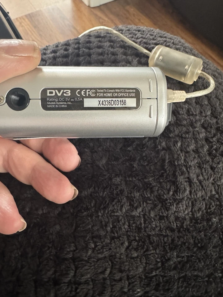 Mustek DV3000 Mini Digital Video Camera Multifunctional Camcorder - Image 3 of 4