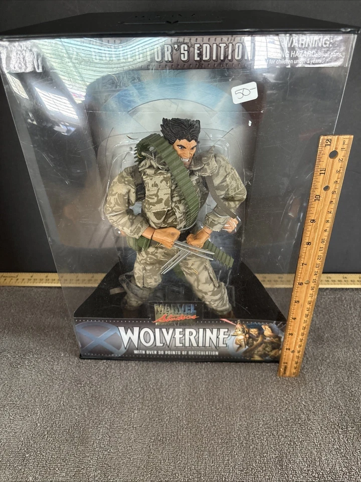 Figura "Military Wolverine" 12" Edición Coleccionista Marvel Studios Foto 2 de 4