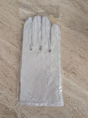 Leg Avenue Lace Wrist Length Gloves White