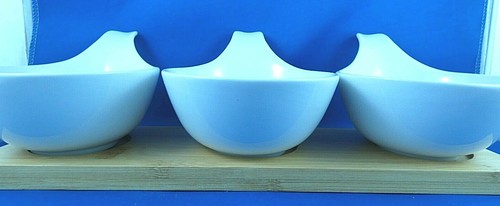 New INSPIRE (4Pc) PORCELAIN & BAMBOO Serving set Board & Bowls Dips, Snacks etc - Imagen 9 de 12