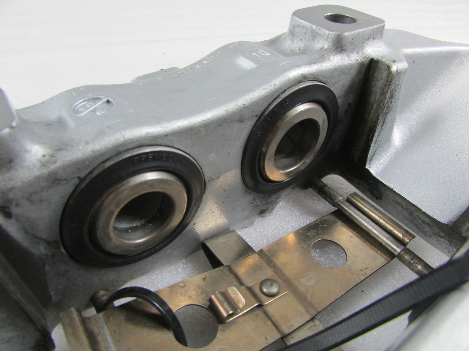 Ferrari 458 Italia, LH Rear Brake Caliper w/o Pads, Silver, Used, P/N 261792