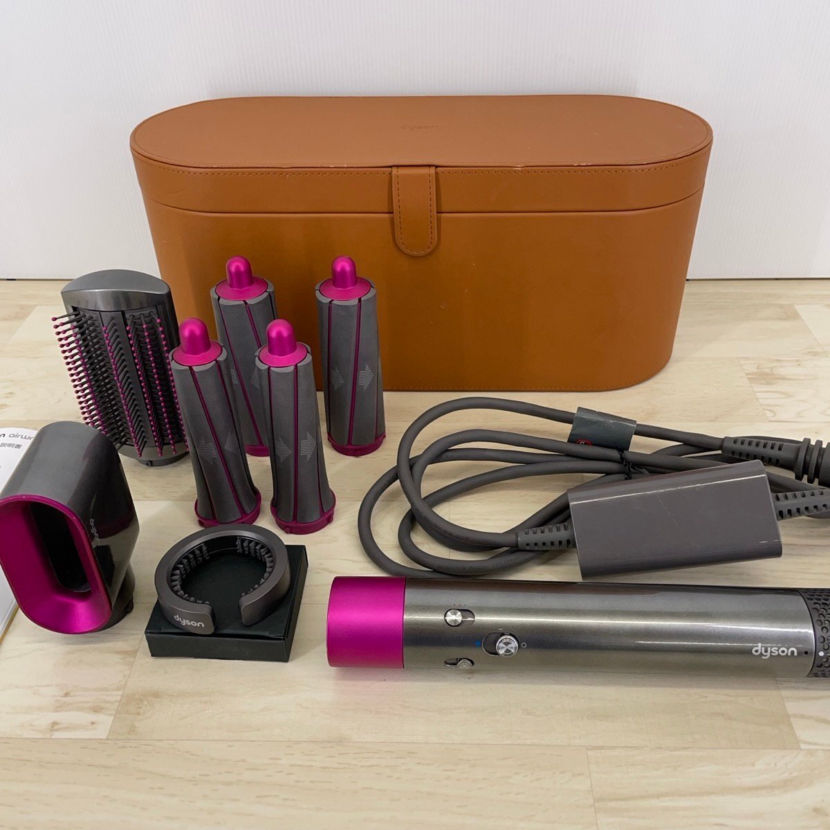 ぽぽDyson ダイソン airwrap HS01 Dyson Airwrap HS01 Styler 100V Japan Model Used Works