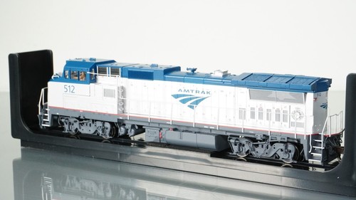 Atlas Master Dash 8-32BHW Amtrak Phase V 512 DCC w/Sound HO scale - Picture 4 of 7