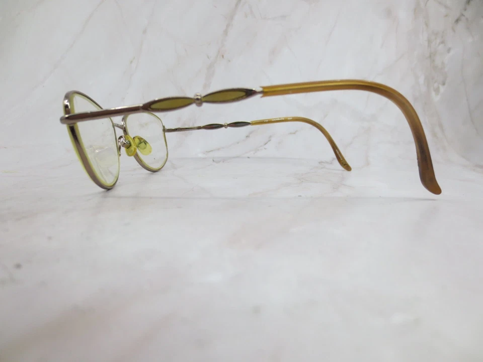 Liz Claiborne Eyeglasses Frame L304-68P Women's Gold Metal Full Rim 54-16-135 - Image 3 of 4