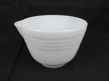 Hamilton Beach Pyrex #13 White Milk Glass Mixing Bowl w/ Spout