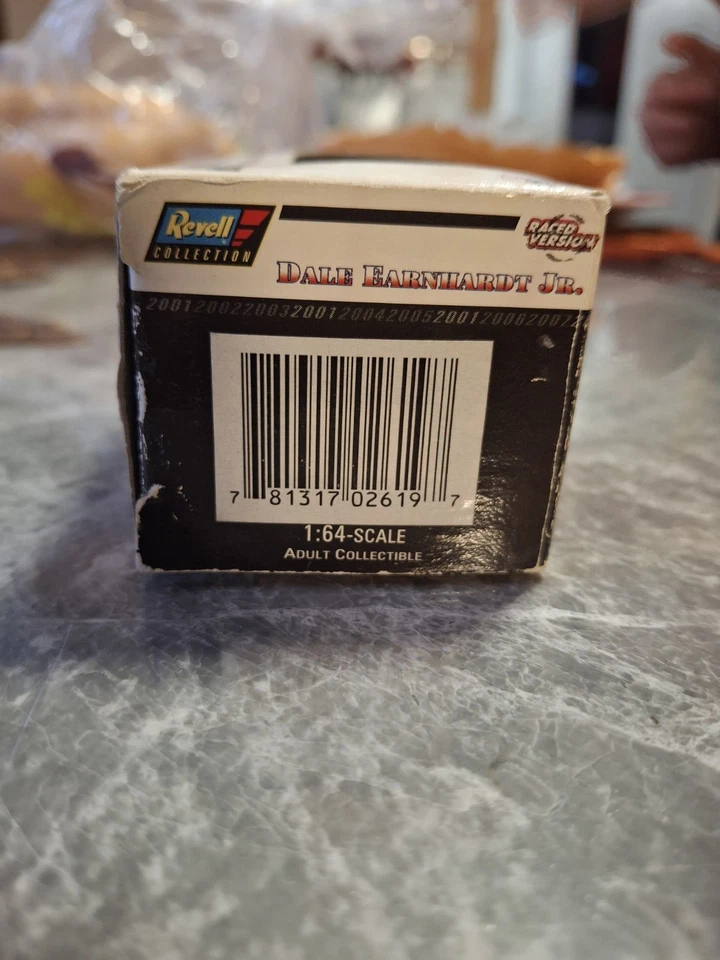 Revell 1:64 Diecast DALE WONHARDT JR VERSIÓN DE CARRERAS #8 Bud All-Star con estuche Foto 2 de 4