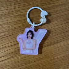 Yujin IVE random Keyholder