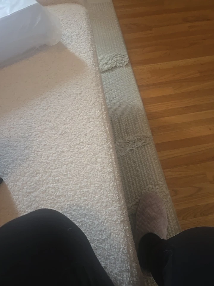 Bolso de hombro Tory Burch Robinson de cuero mediano en relieve de cocodrilo negro Foto 3 de 4