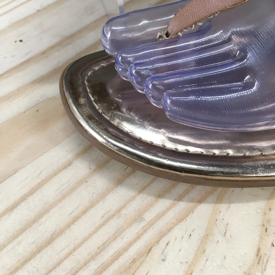 Sandalias Bandolino Mujer 8 M Jimba Chanclas Planas Dorado Imitación Cuero Sin Cordones Foto 3 de 4