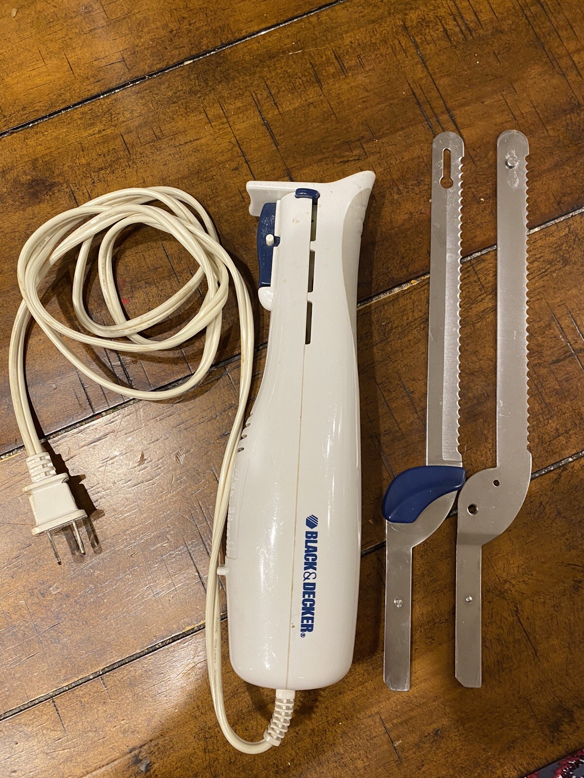 BLACK+DECKER EK700 Electric Knife 2 Blades 9" eBay