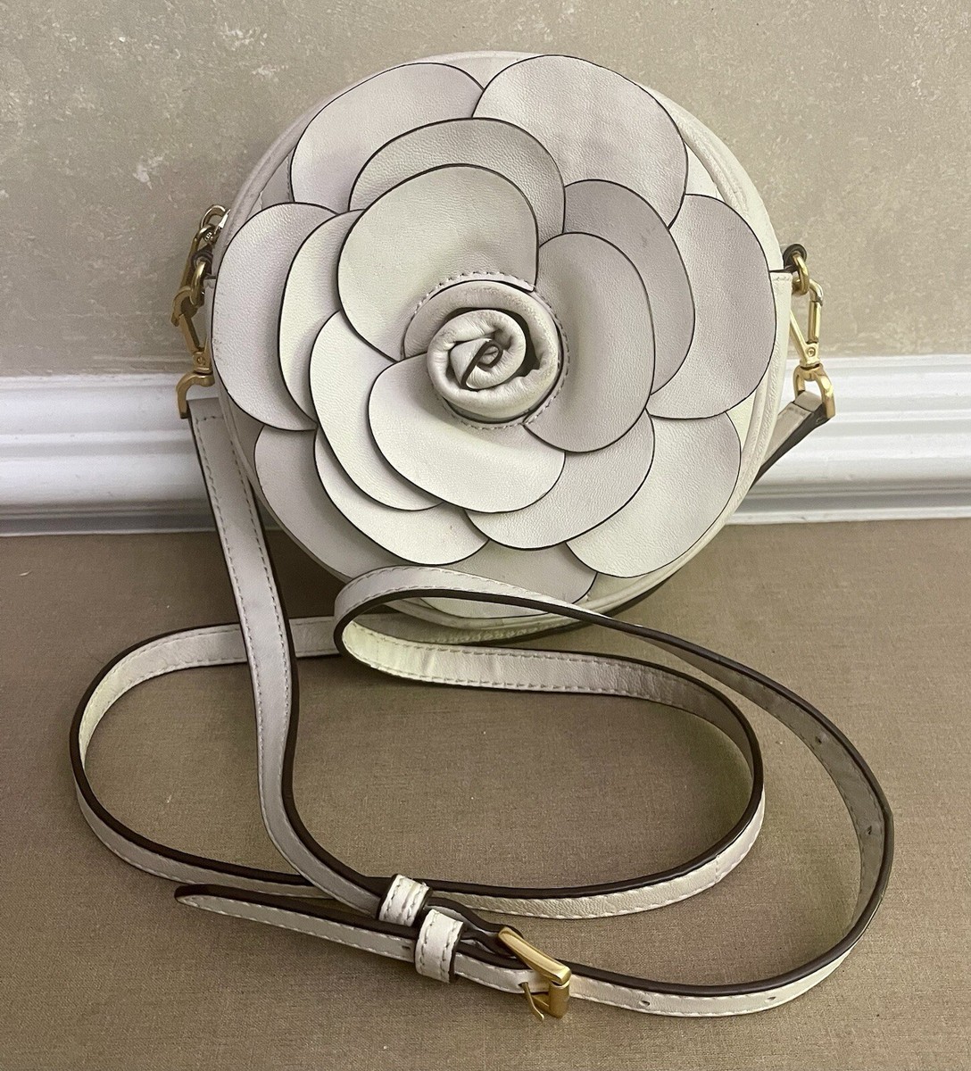 Michael Kors ballet Vivianne Canteen Off White Crossbody Bag Flower