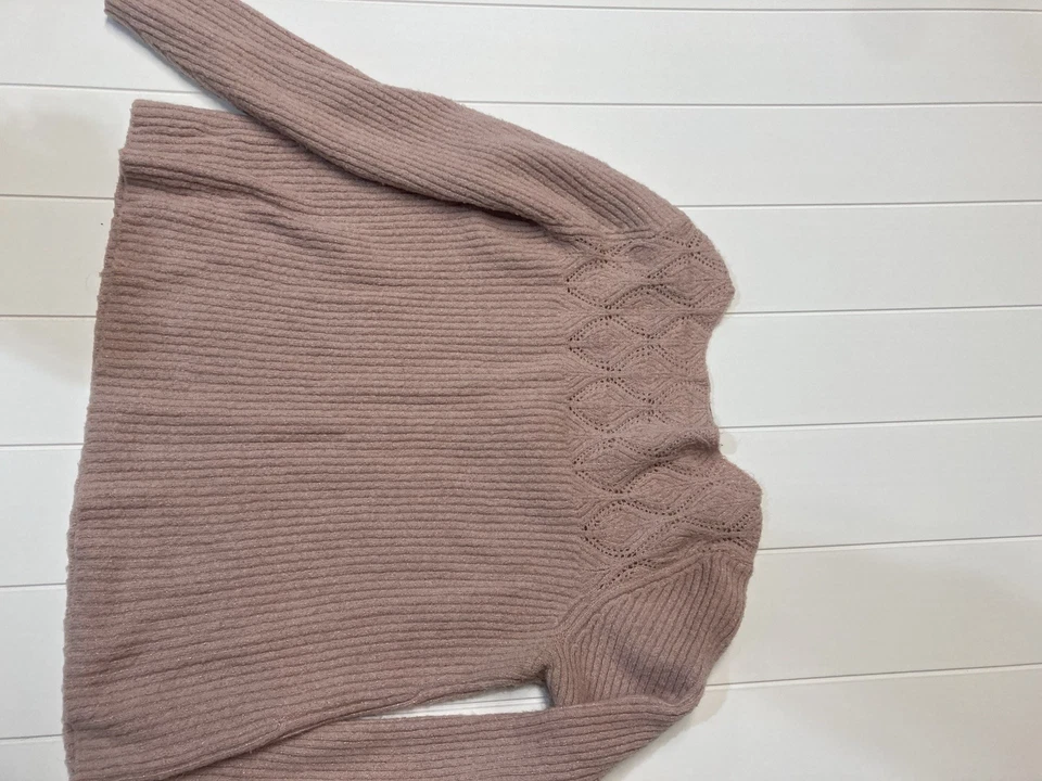 Suéter para mujer Liz Claiborne rosa claro con hilo dorado brillante talla L Foto 4 de 4