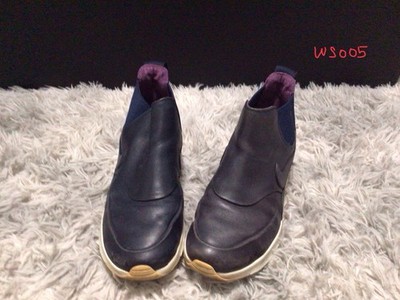 WS005 6 Nike Air Max Thea Mid Shoes In A Black And Sail Colorway