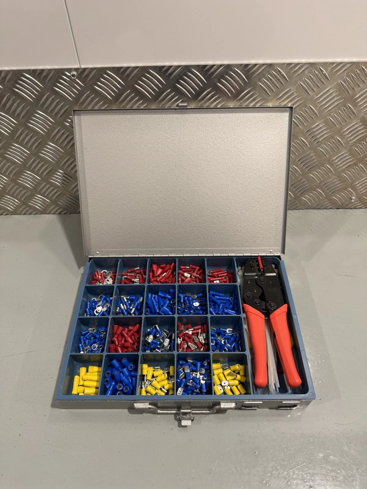 Farnell 1430978 Terminal Kit Crimp 630 Piece Brand New 4