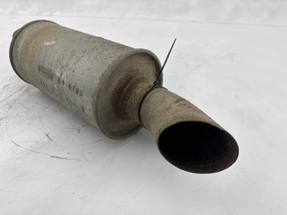 Chevrolet Tahoe 2015-2020 escape silenciador trasero resonador fabricante original Foto 3 de 4