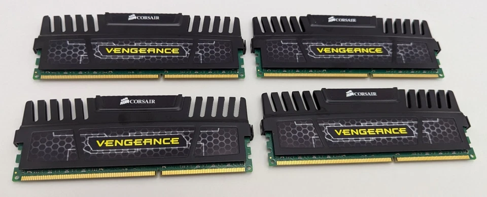 Corsair Vengeance 32GB Kit (4x8GB) PC3-12800 DDR3 1600MHz RAM CMZ32GX3M4X1600C10 - Image 3 of 4