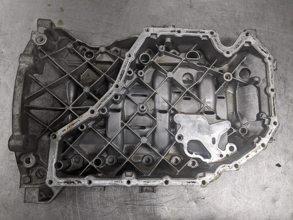 Верхний масляный поддон двигателя для 09–12 Audi A4 Quattro 2.0 06H103603AK - Изображение 2 из 4