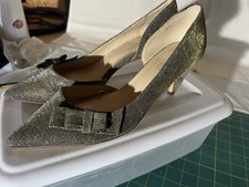 Classy Nine West Vintage 2 1/2 Dress Heels, Iridescent Tan Color Size 8