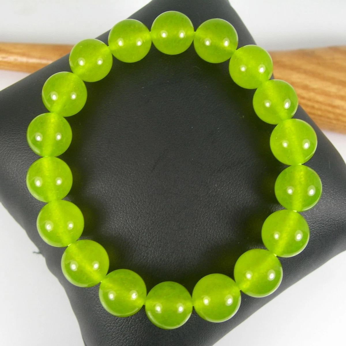 Green colour best sale bracelet
