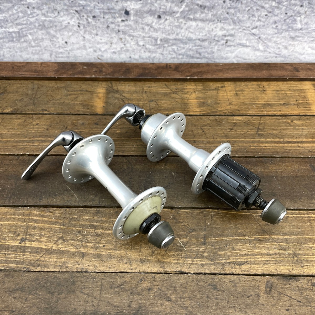 Paire De Bouchons Anti-Poussière Shimano Sante NOS – Pour Moyeu HB-5000 – VTT Rétro