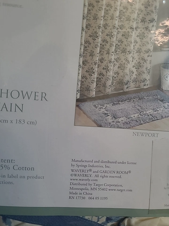 Cortina de ducha de tela Waverly Garden Room azul floral Cottagecore Newport de colección Foto 4 de 4