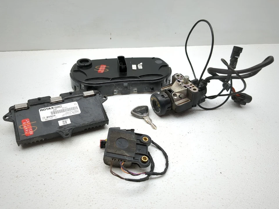 13-17 Can Am Spyder RT-S SE6 Velocímetro Encendido con Llave de Seguridad ECU 420666647 Foto 3 de 4