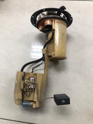 TOYOTA ALTIS ZZE142 Petrol Fuel Pump Assembly 77020-02320 Used