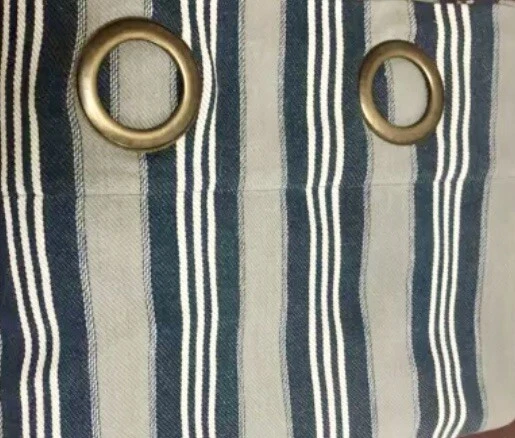 Cortinas con ojal a rayas azules para bebés y niños de restauración. Dos paneles. Foto 2 de 2