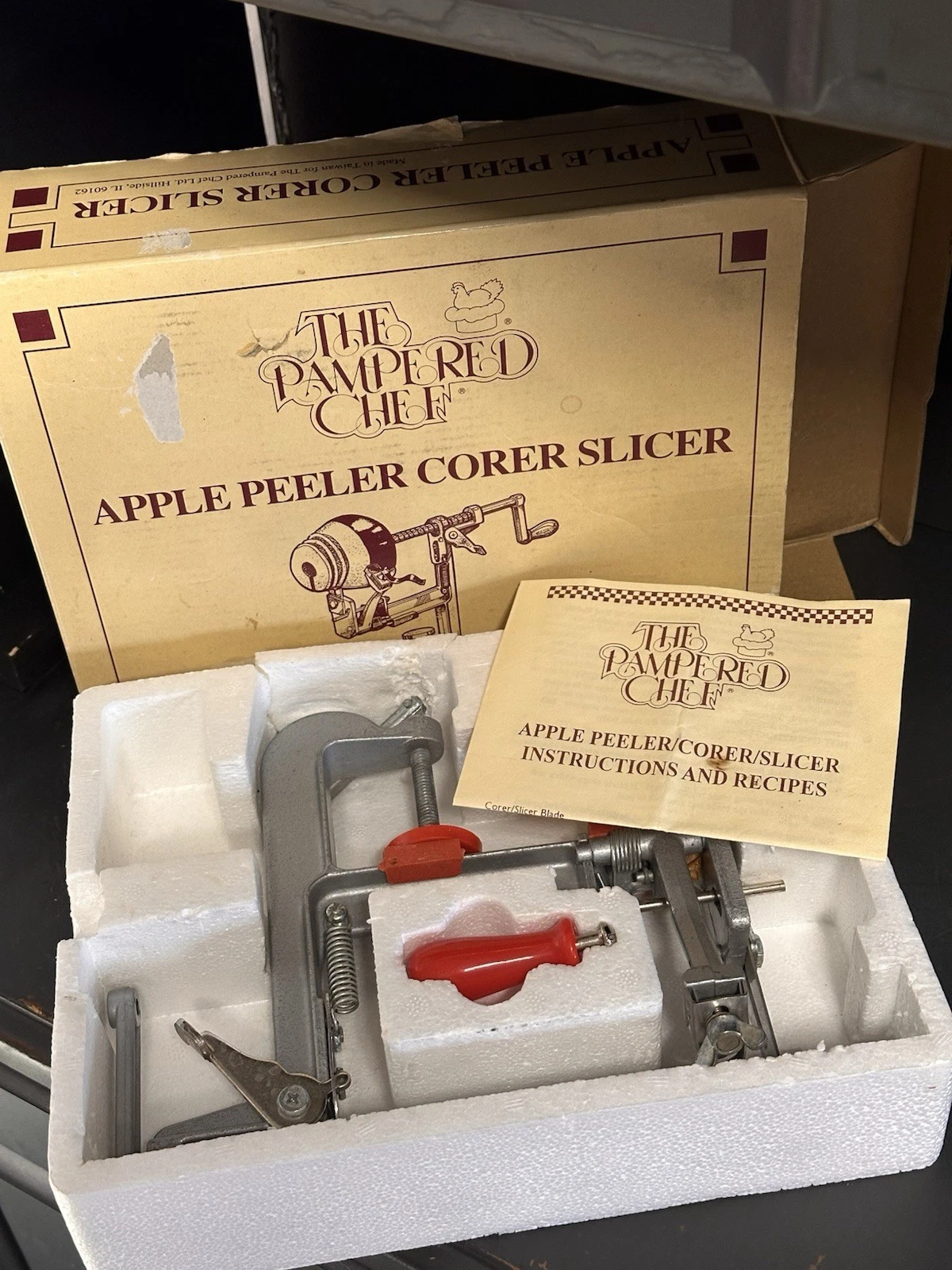 The Pampered Chef 2430 Apple Peeler Corer Slicer Vintage Retired Model Kitchen.
Opens in a new windo