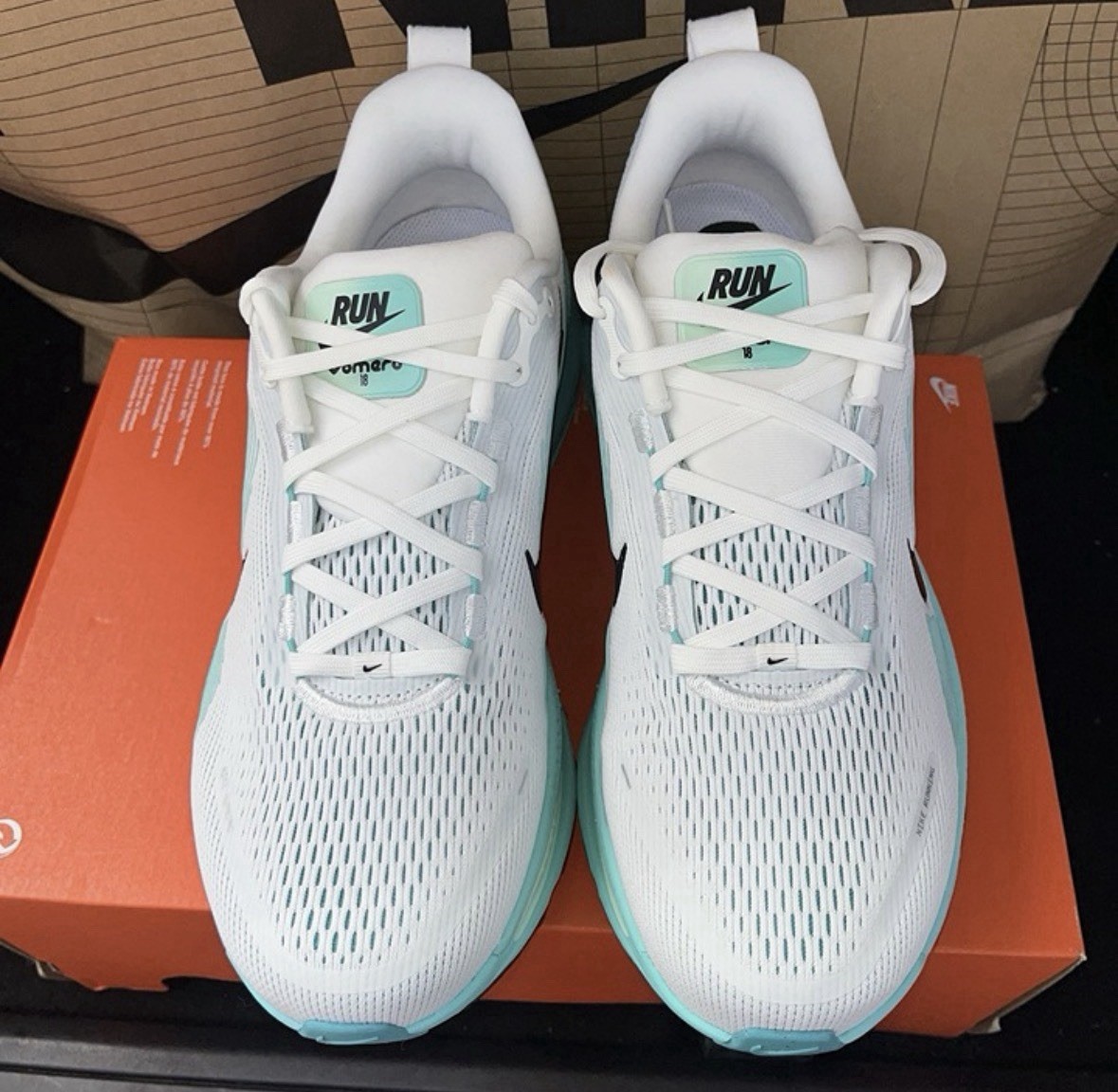 NEW Nike Vomero 18 White Dusty Cactus Black Running NBY HM6803103