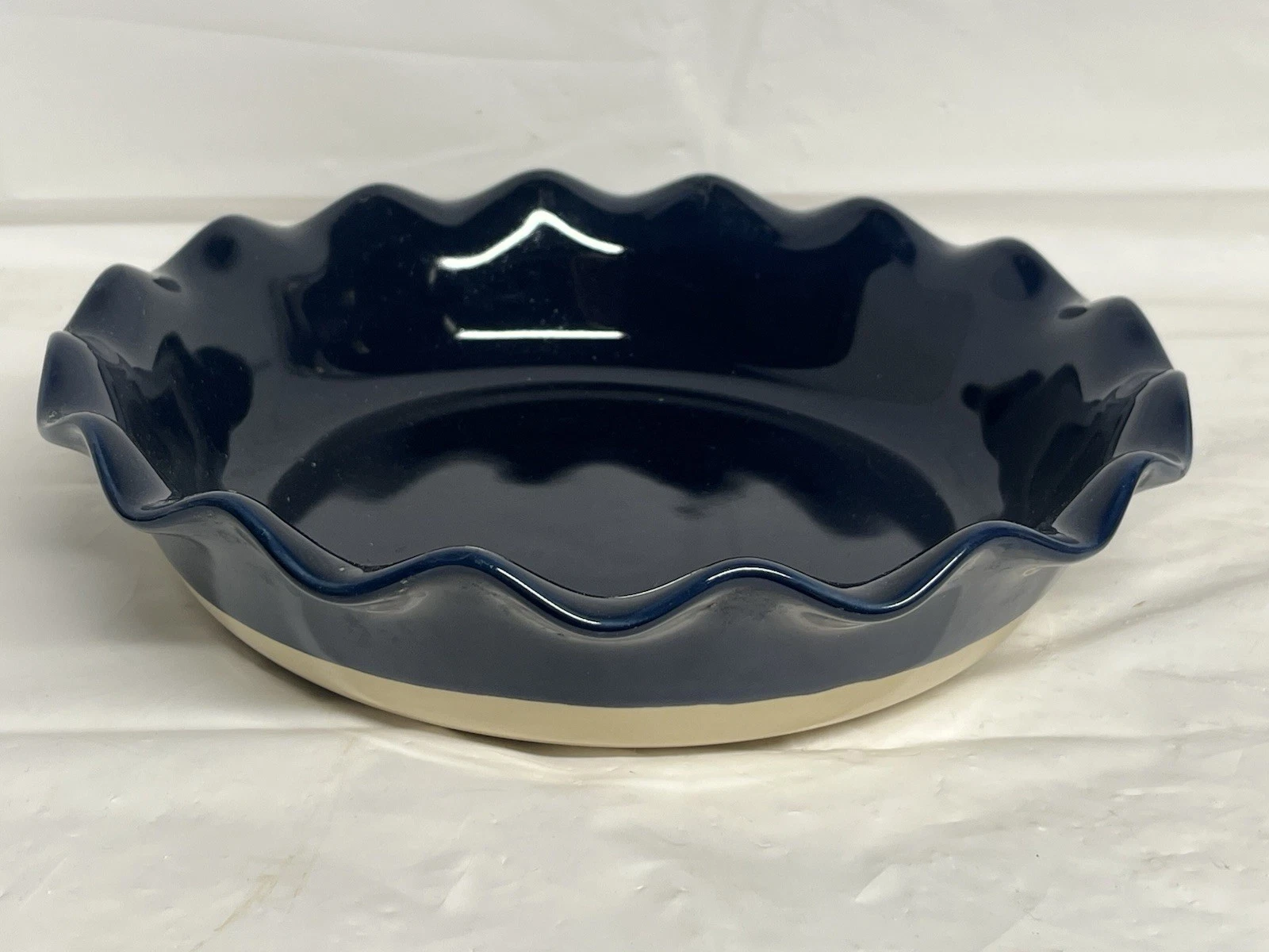 Emile Henry French Ceramic Artisan Ruffled Pie Dish Navy Blue Bakeware France
Opens in a new window 