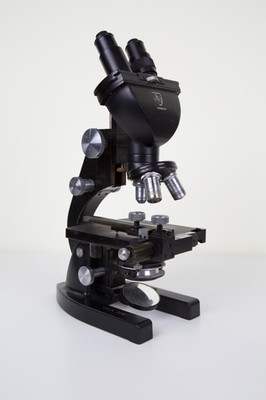 American Optical ''AO'' Spencer Binocular Microscope (not tested)