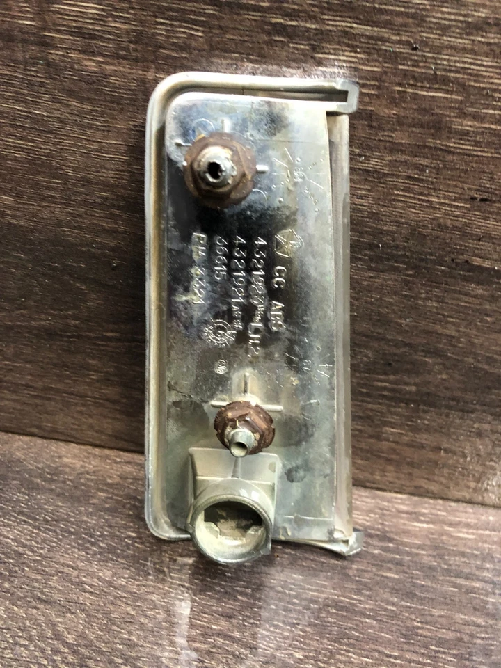 Chrysler, Town & Country, Dodge Caravan, Voyager: 1987 - 1990, маркер левой стороны - Изображение 4 из 4