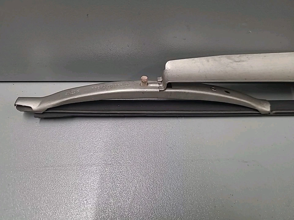 Dodge W100 1970 limpiaparabrisas de 13" Foto 4 de 4