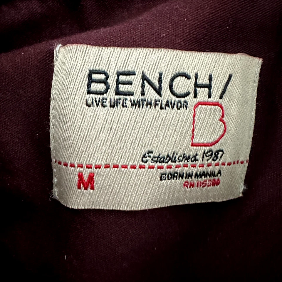 Camisa con botones BENCH para hombre mediana de algodón peinado vivir la vida con sabor Foto 3 de 4