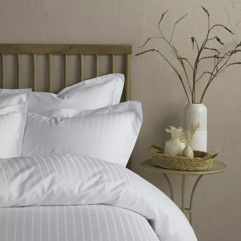 White modern 2024 bed set