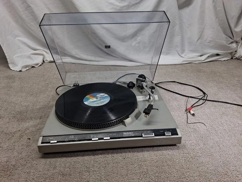 Technics SL-230 Automatic Frequency Generator Servo Turntable