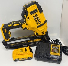 DEWALT DCN660 20V MAX XR 16 Gauge Angled Finish Nailer w/2.0Ah Battery & Charger