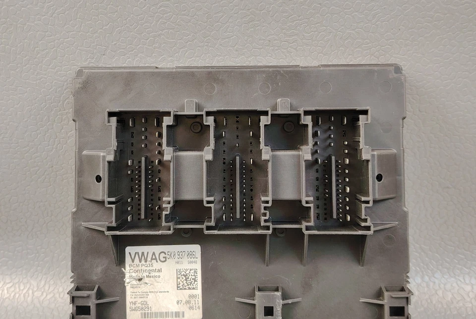 VW TIGUAN 2.0 TFSi SHARAN 1.4 TSi BODY CONTROL MODULE BCM FUSE BOX 5K0937086L - Image 4 of 4