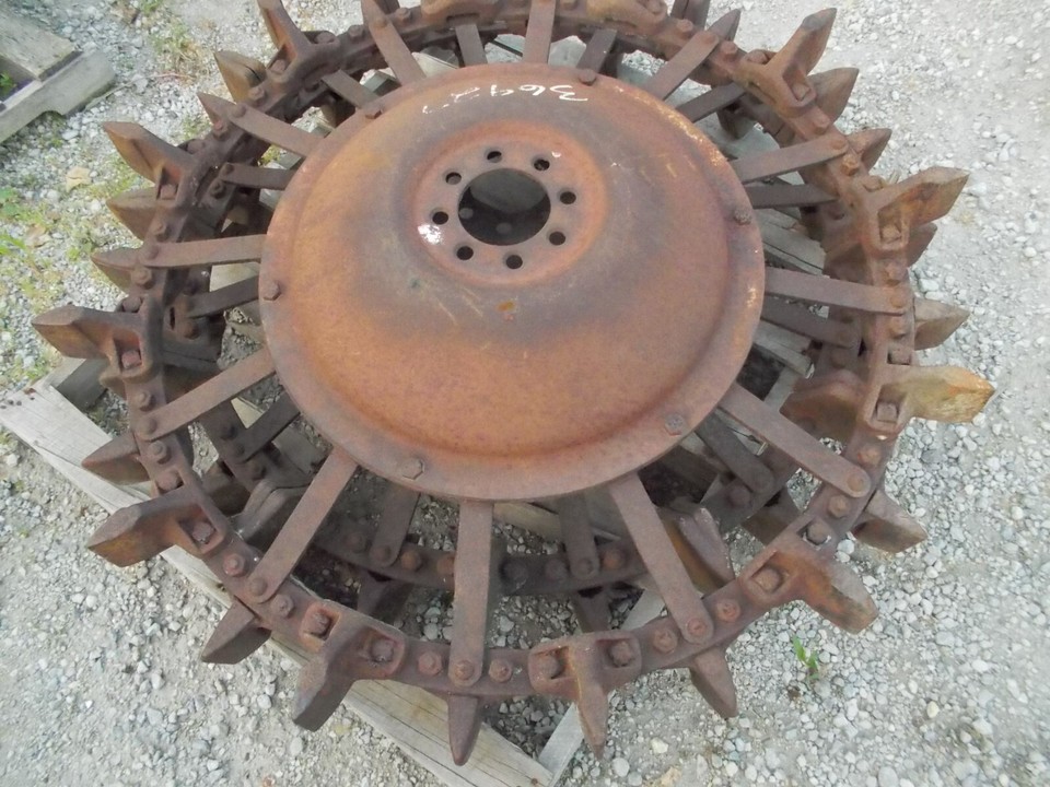 Ford 8N Tractor rear wheel center hub tip toe steel wheels SUPER RARE ...