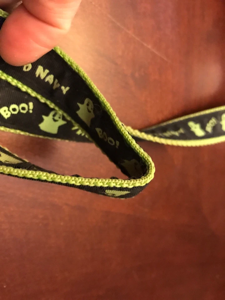 Correa para perro Old Navy negra y verde Ghost brilla en la oscuridad, perros medianos o grandes Foto 3 de 4