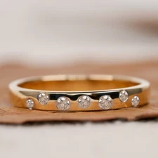 Round Cut Simulated Diamond Women's Stunning Band Ring In 14k Yellow Gold Plated