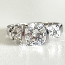 925 Sterling Silver Clear CZ Three Stone Sparkly Ladies Band Ring Size 7