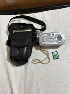 Samsung Digimax A7 7.0MP Digital Camera - Silver