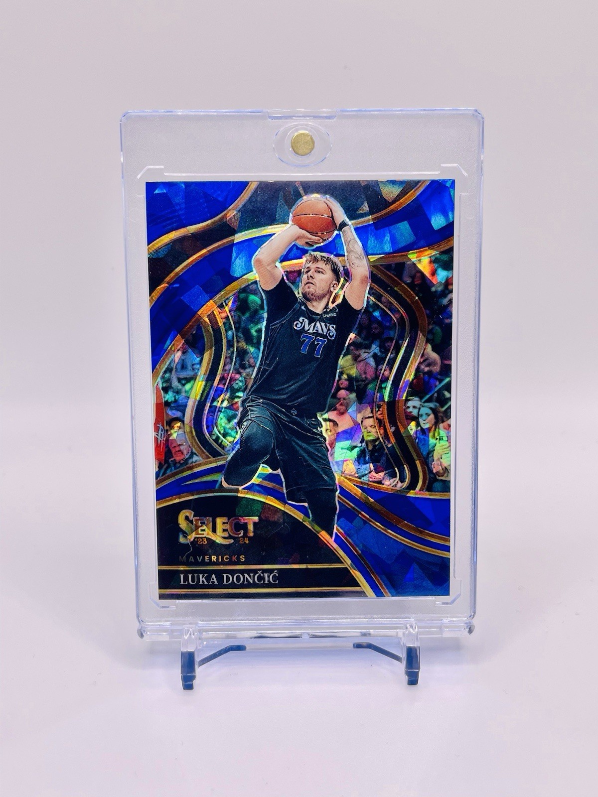 Luka Doncic #251 - Courtside Blue Cracked Ice - 2023-24 Panini Select Basketball