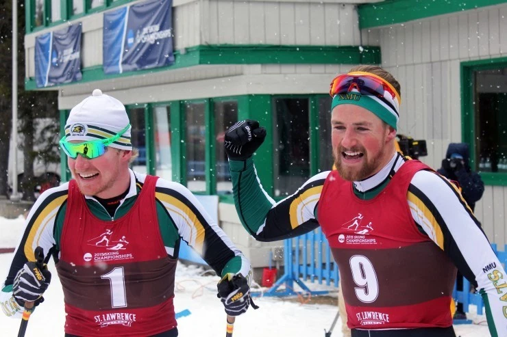 Camiseta deportiva Lake Placid 2015 de competición de campeonatos de esquí de la NCAA con tirantes usados 1 Foto 3 de 4